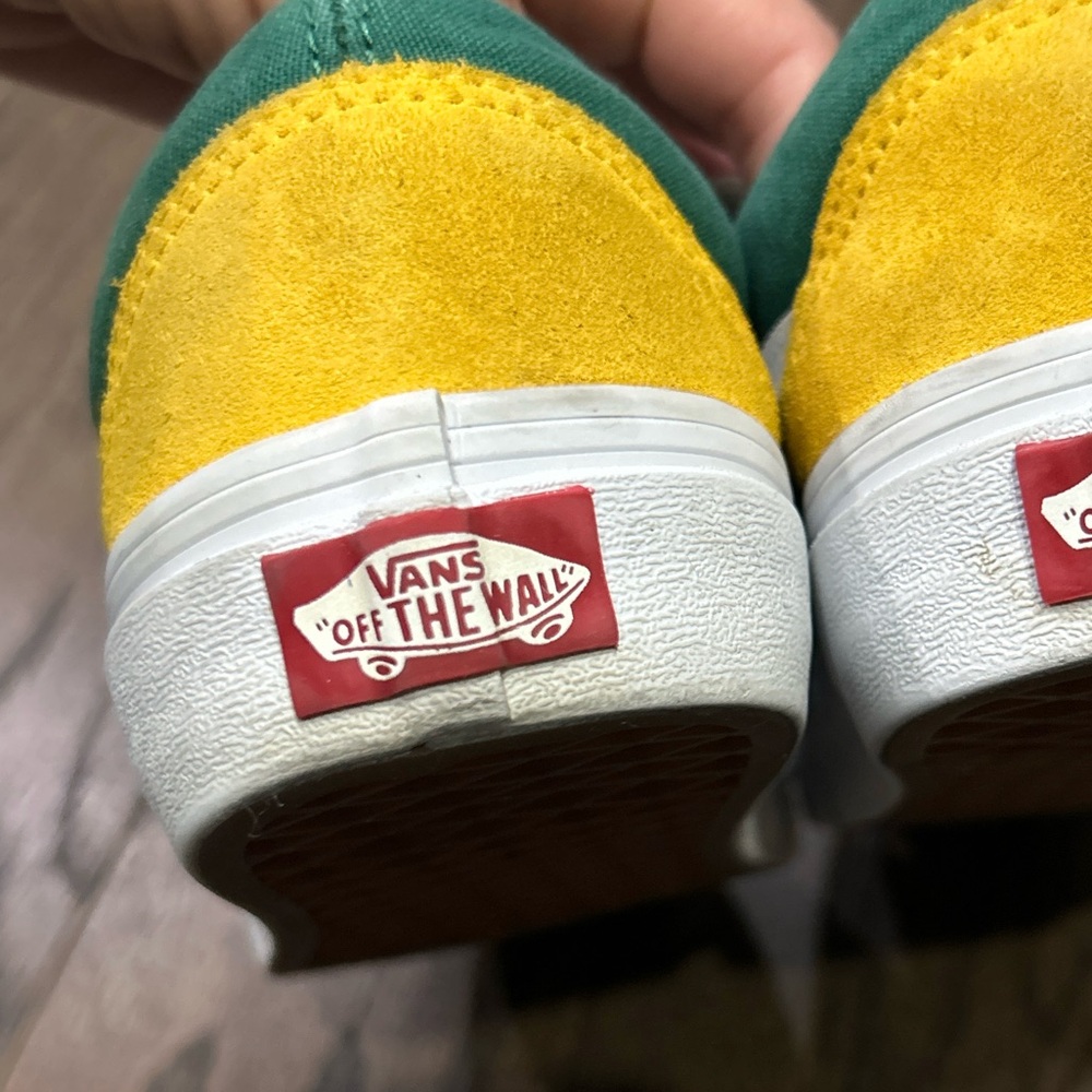 Vans - Picture 10 of 11